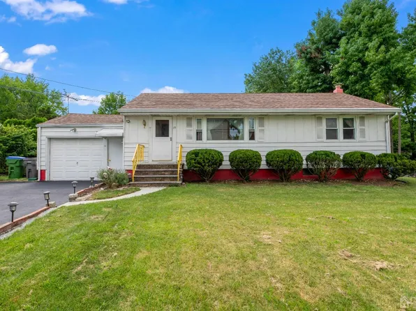 25 Lamar Ave, Edison, NJ 08820
