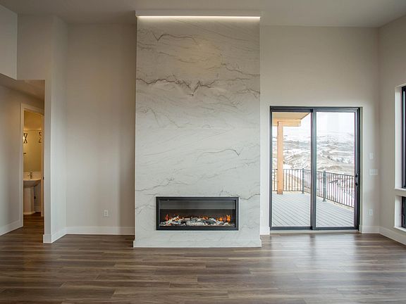 5th image of 6159 Macarthur Dr