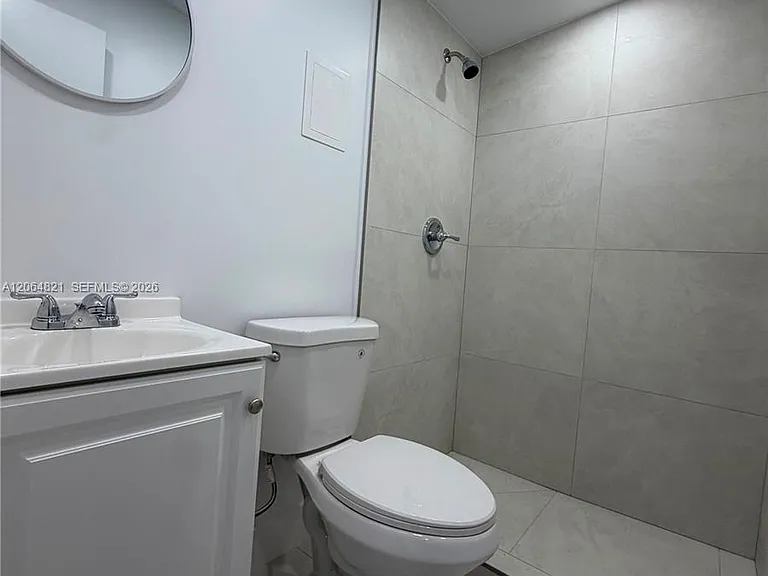 1400 SW 29th Ave #1 — Photo 4