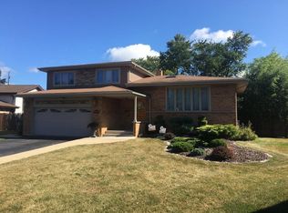 1723 Longmeadow Dr, Glenview, IL 60026