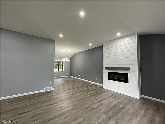 4th image of 8337 Lorraine Dr