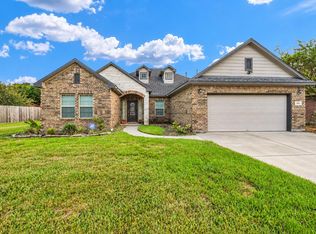1101 Isabella Blvd, Angleton, TX 77515