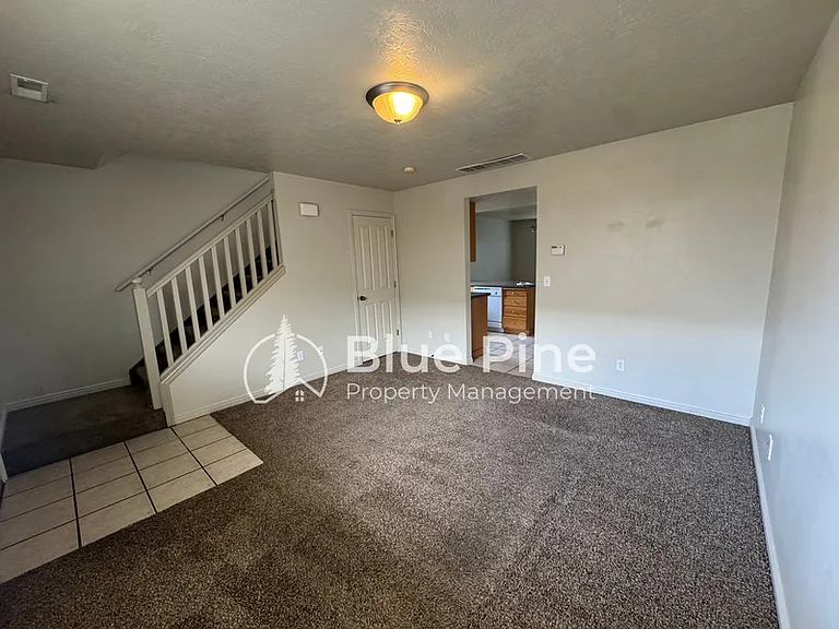 429 Raven Way — Photo 3