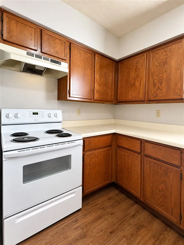 1 bed, 715 sqft, $1,000 — Photo 3