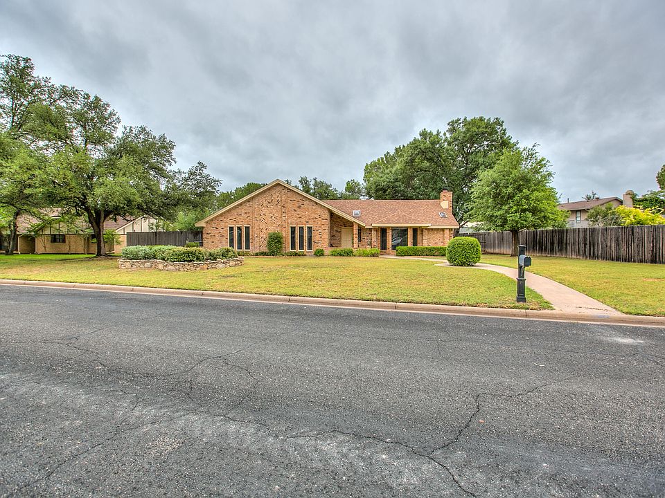 1st image of 3221 Ridgecrest Ln