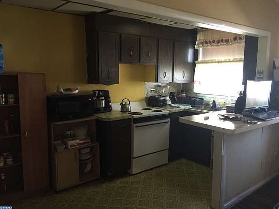 3rd image of 3119 Englewood St