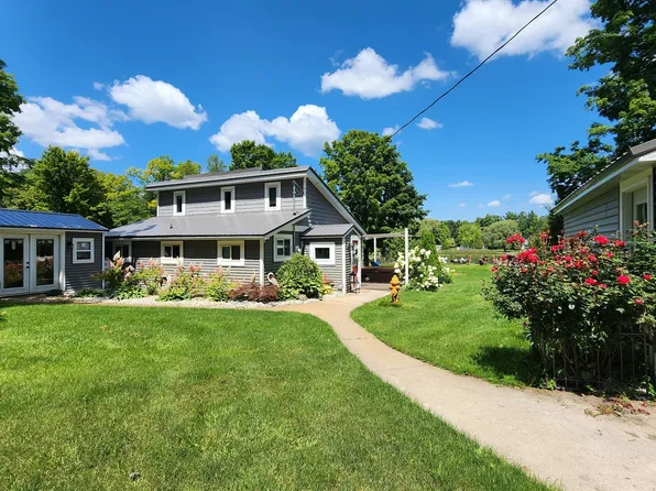 7448 Birch Rd, Hesperia, MI 49421