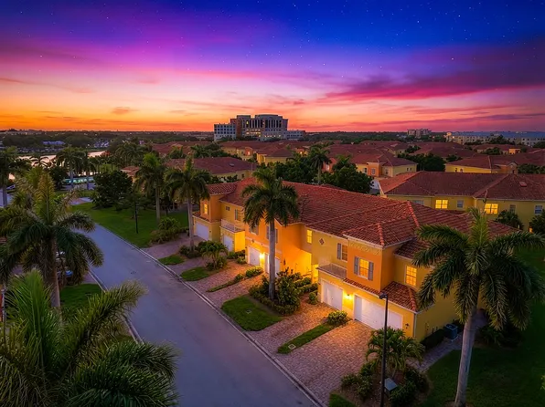 9821 Healthpark Cir APT 105, Fort Myers, FL 33908