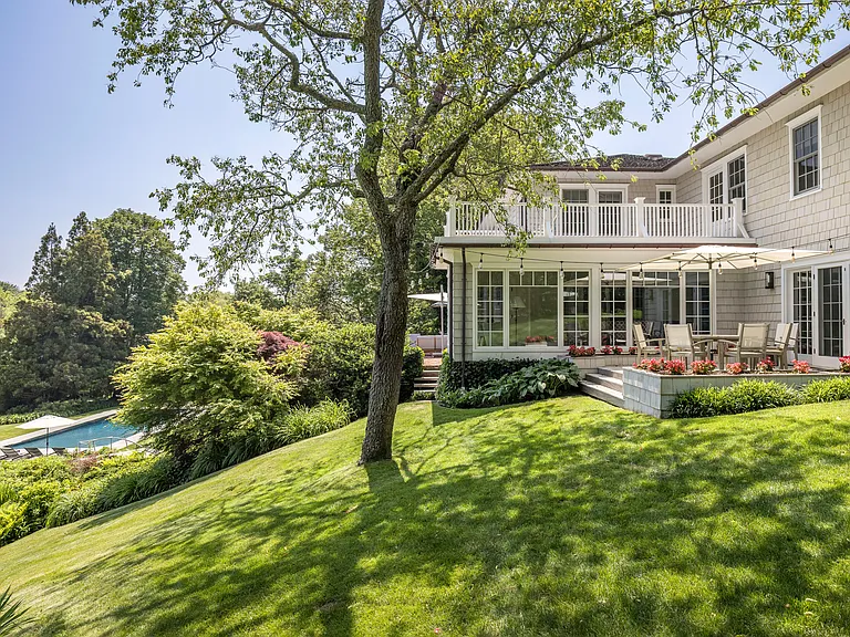 17 Apaquogue Rd — Photo 7