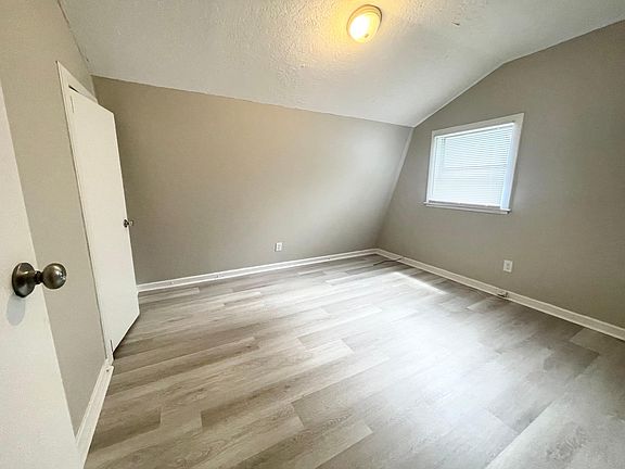 4th image of 1813 A Sibley Rd