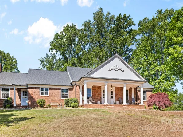 1574 Jarrett Farm Rd, Newton, NC 28658