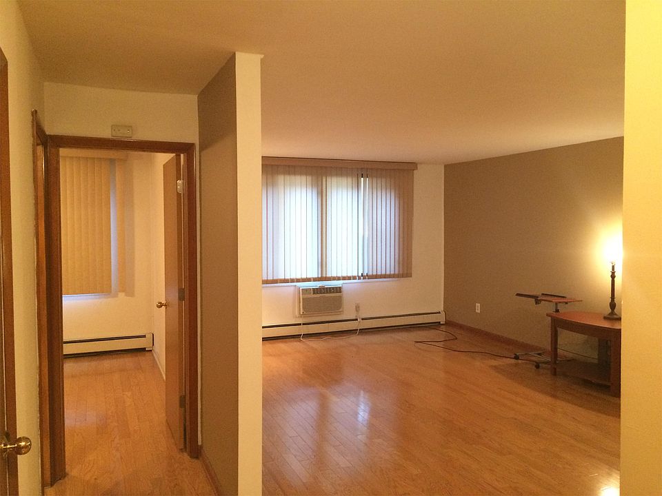 1st image of 2025 E Greenwich Ave Unit 118