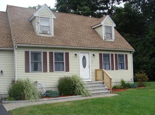 55 Gentry Ln, Taunton, MA 02780