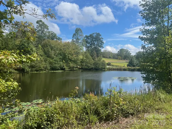 Blue Horse Ln, Columbus, NC 28722