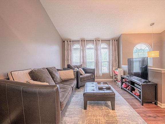 3rd image of 3757 Sugarberry Dr