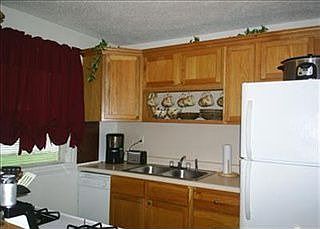 5th image of 1112 W 42nd Ave
