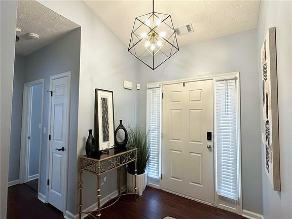 2nd image of 360 Clairidge Ln