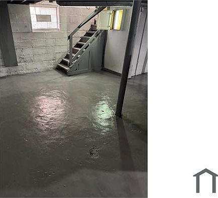2nd image of 3252 W 82nd St