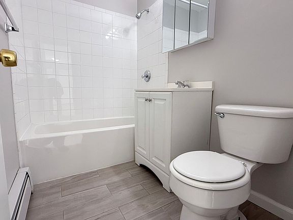 2nd image of 55 Morris St APT A5