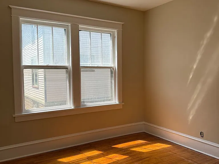 306 N Locust St — Photo 7