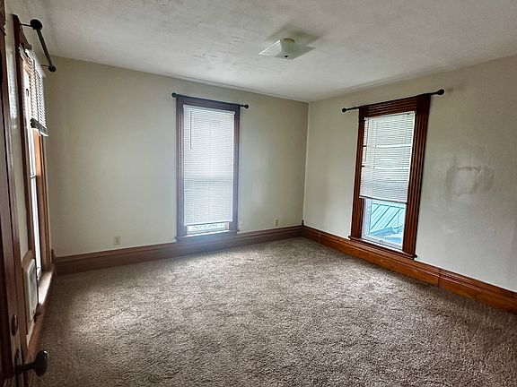 3rd image of 141 E North St #1/2