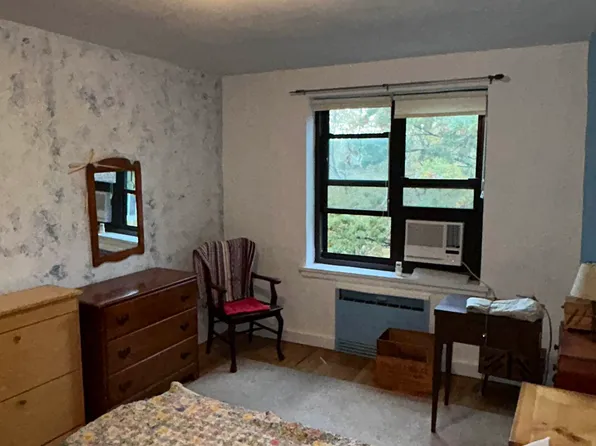 211-06 75th Avenue image 7 of 10