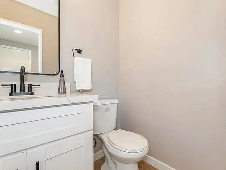 2512 Wanek Rd #C — Photo 5