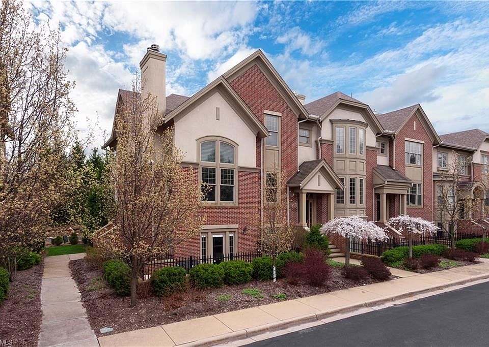 1st image of 25 Astor Pl