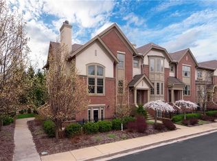 25 Astor Pl, Rocky River, OH 44116