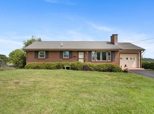 105 Wades Ln, Christiansburg, VA 24073