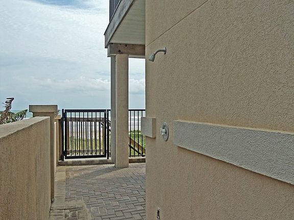2nd image of 5818 Gulf Blvd
