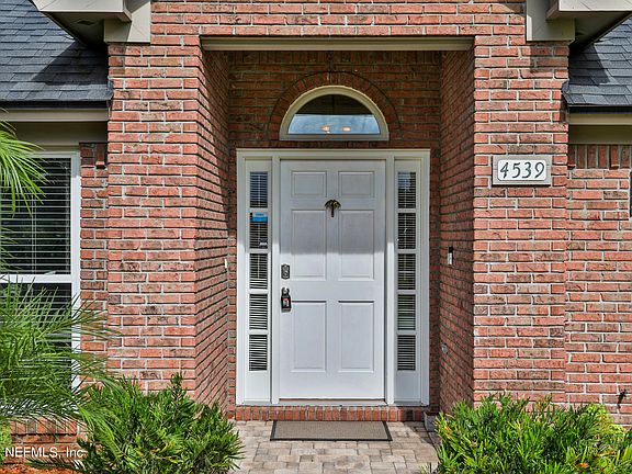 4th image of 4539 BEACON Drive W