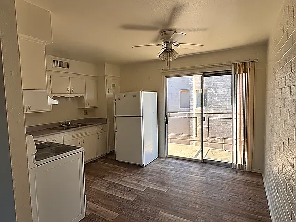 Koko Palms Apartments — Photo 4
