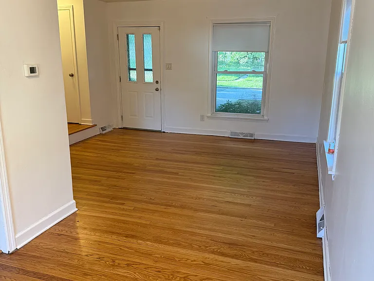 242 Adelaide Pl — Photo 8