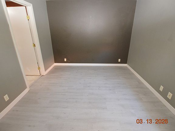 3rd image of 4300 N Lamont St #223-1