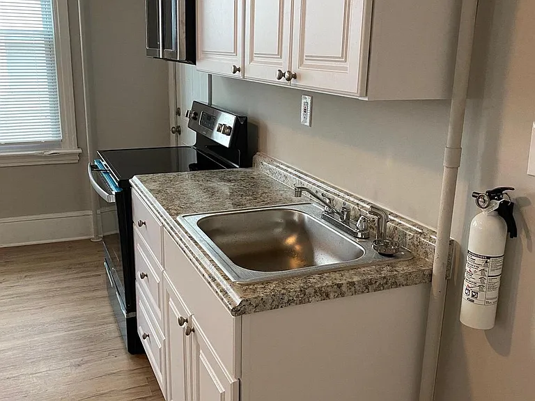 14 Walnut St #A — Photo 7