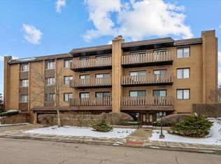 1795 Lake Cook Rd APT 207, Highland Park, IL 60035