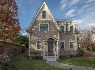44 Beecher Pl #44, Newton Center, MA 02459