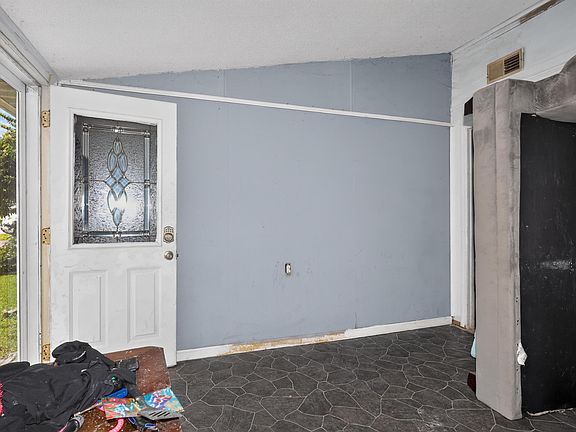 4th image of 2808 N Westwood Rd