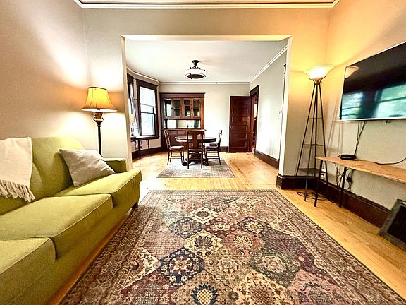 2nd image of 998 Margaret St