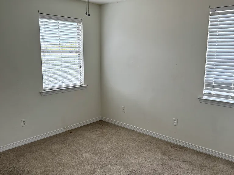 20042 Eastwood Dr — Photo 14