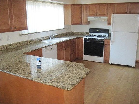 4th image of 2615 Park Ave