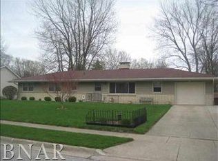 18 Linda Ln, Normal, IL 61761