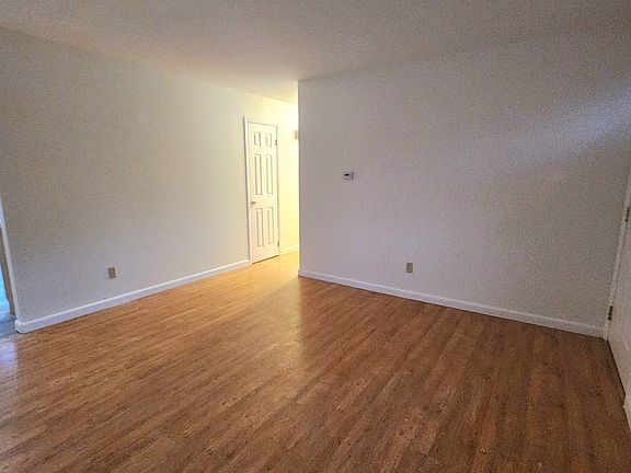 3rd image of 453 Diven Ln