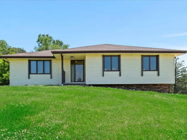 18037 Vista Ln, Council Bluffs, IA 51503