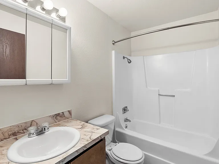 Palisades Apartments - 1 Bathroom Palisades Apartments - 1 Bathroom