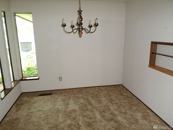 3rd image of 724 119th Ave E