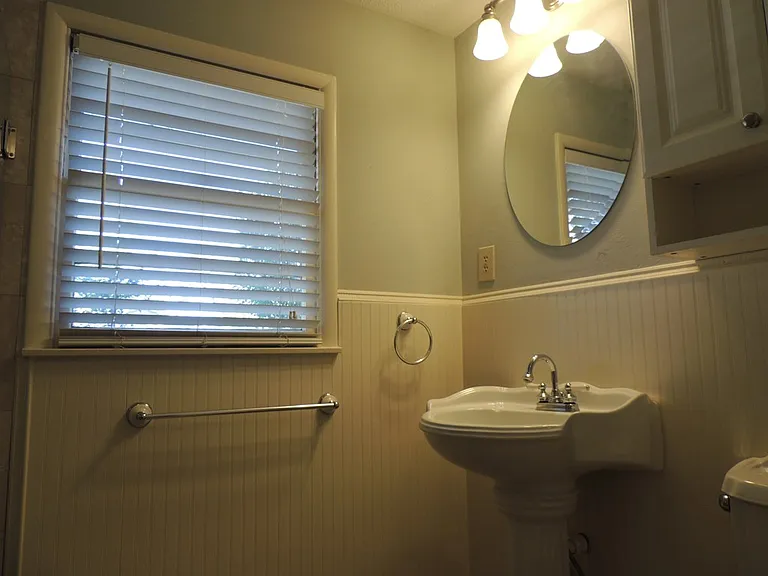 1305 Lawson Ave — Photo 15