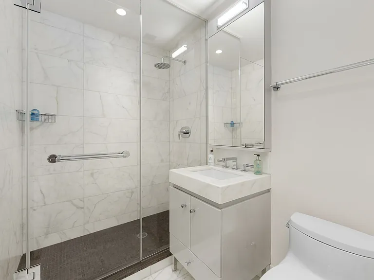 460 W 42nd St #52L — Photo 7