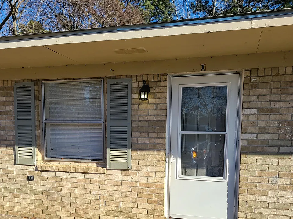 1818 Burns Cir #X